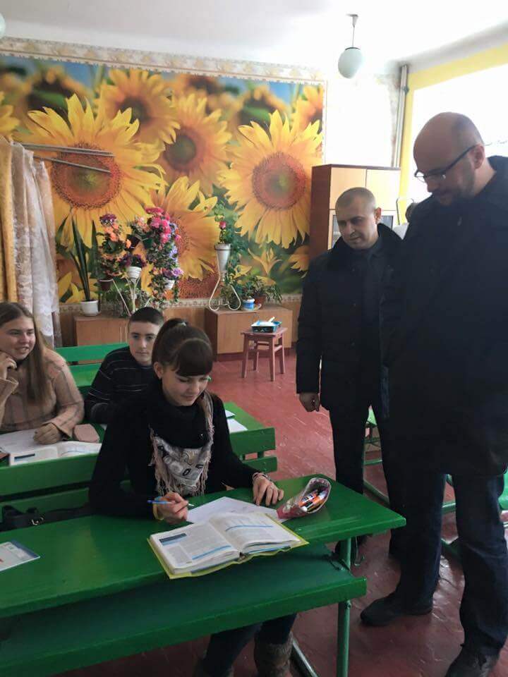 serhiy-rudyk-inspektuye-obyekty-v-s-pastyrske_02